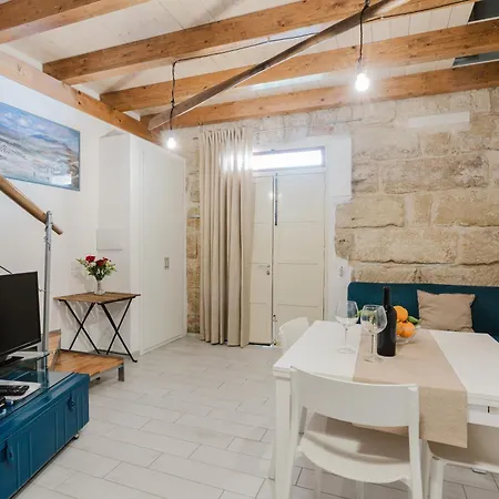 Casa Velella كاستيلاّماري ديل غو